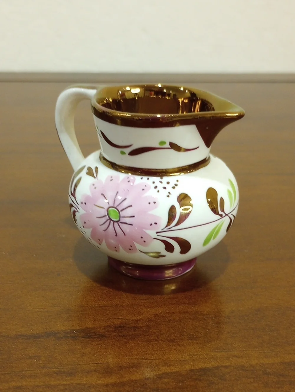 Old Castle English Creamers, Set Of 3 - Vintage!